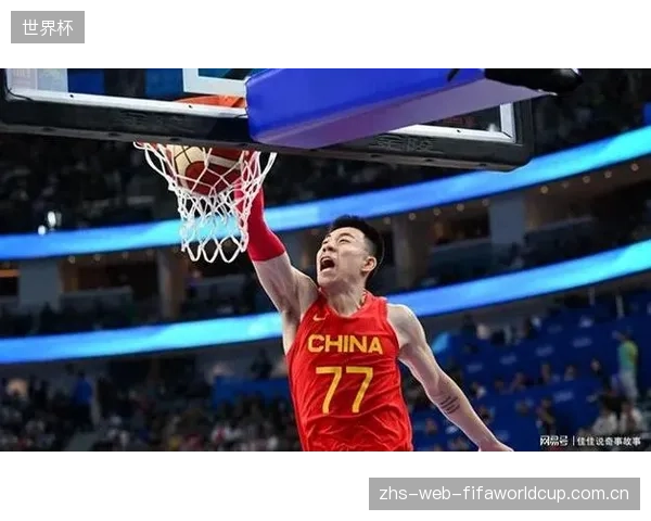 张镇麟转会上海后迅速融入体系,其锋线冲击力成为球队夺冠的重要拼图。 张镇麟转会上海后迅速融入体系,其锋线冲击力成为球队夺冠的重要拼图。
